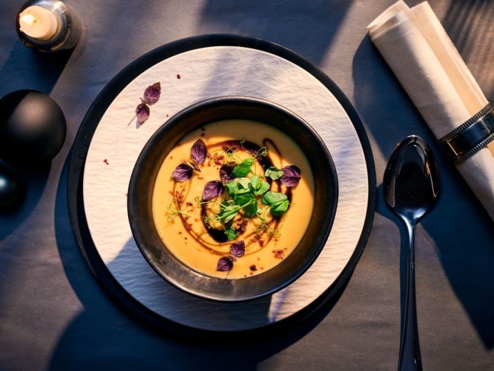 Svijetla krem juha od repe s čokoladom